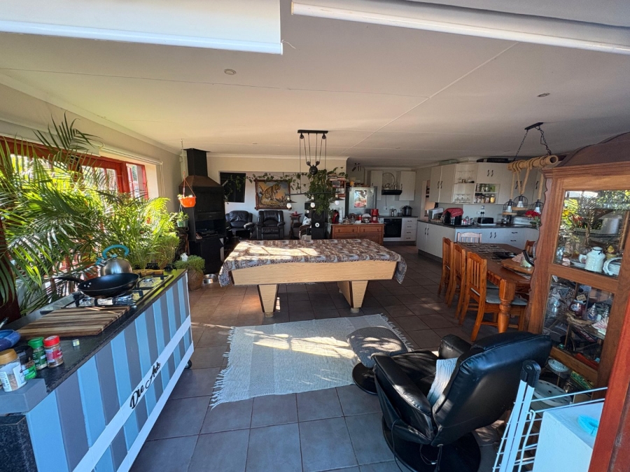 4 Bedroom Property for Sale in Fraaiuitsig Western Cape